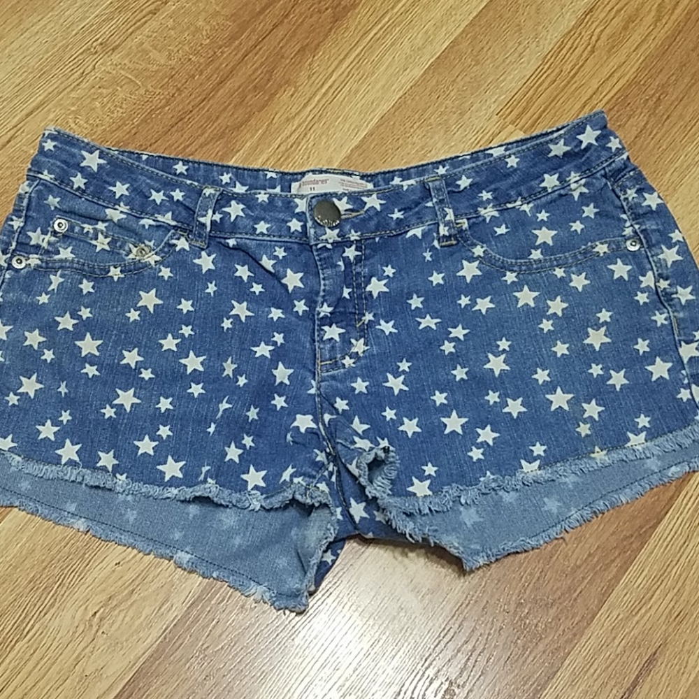 Jean shorts with stars